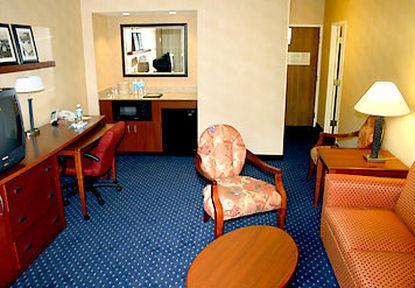 Courtyard Columbus Hotel Dublin