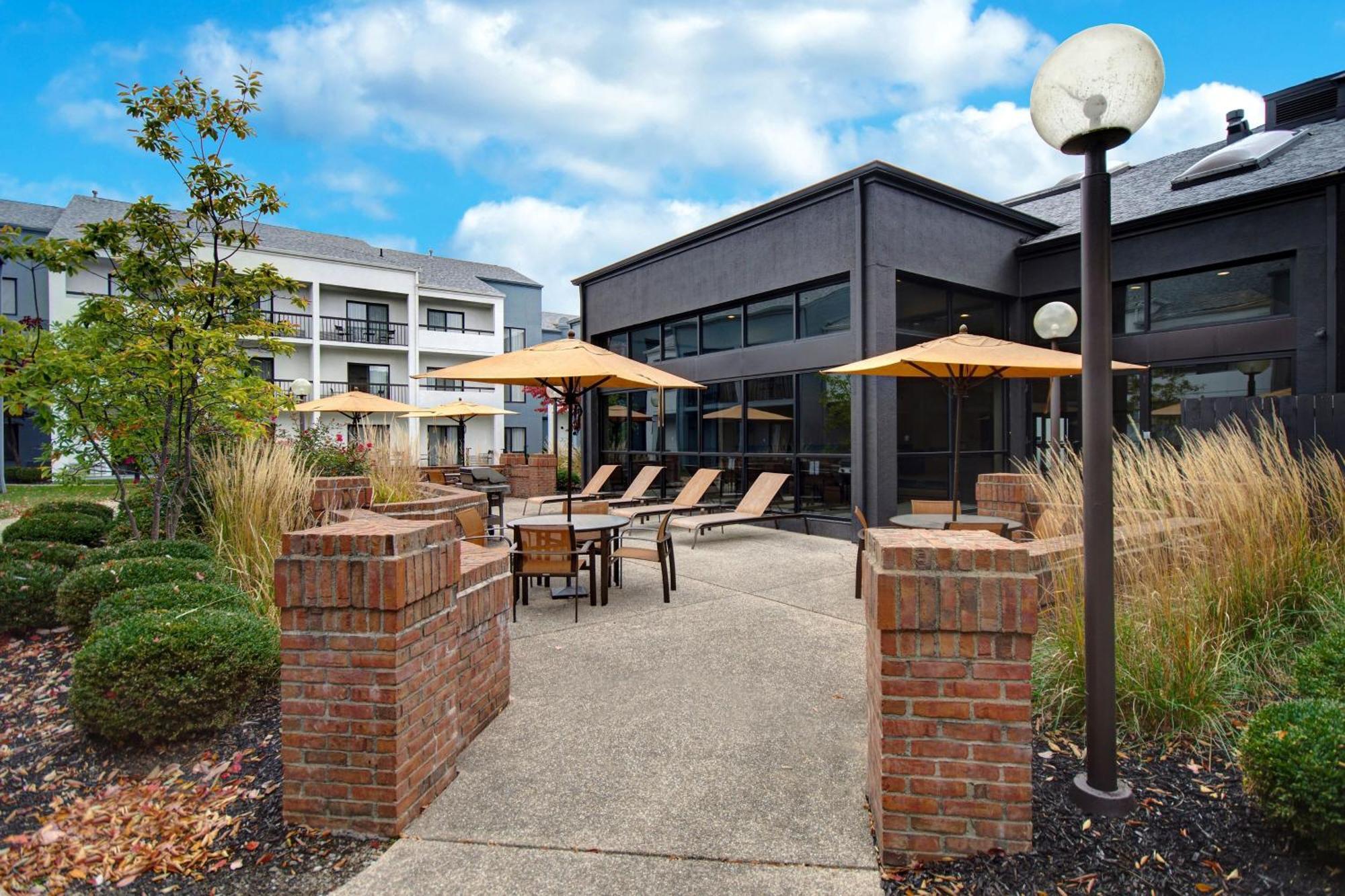 Courtyard Columbus