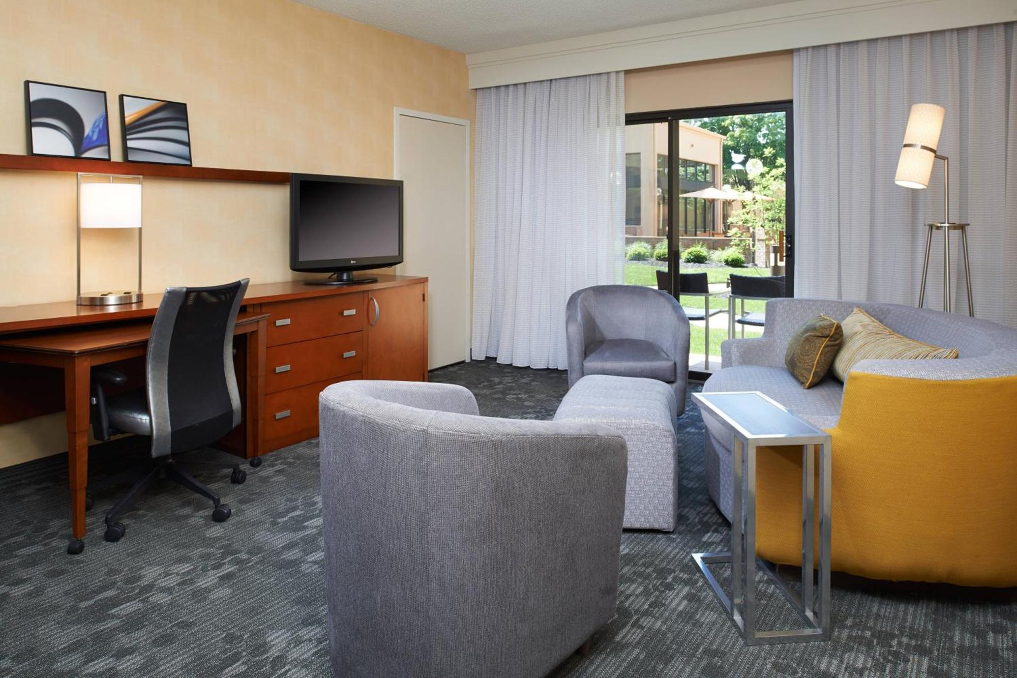 Courtyard Columbus 3* Dublin